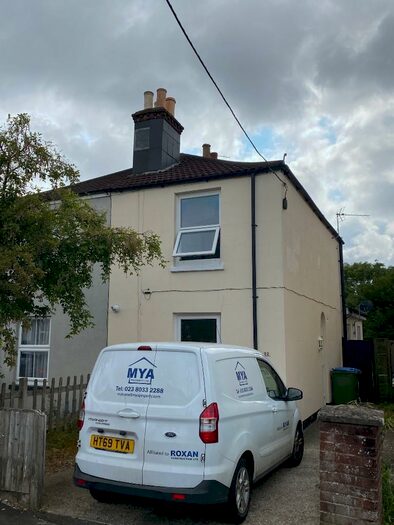 3 Bedroom Semi-Detached House To Rent In Shirley Park Road, Southampton, Hampshire, SO16