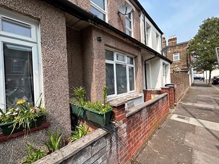 2 Bedroom Property To Rent In Argyle Road, Edmonton, N18