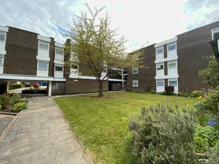 2 Bedroom Flat To Rent In The Reddings, Borehamwood, WD6