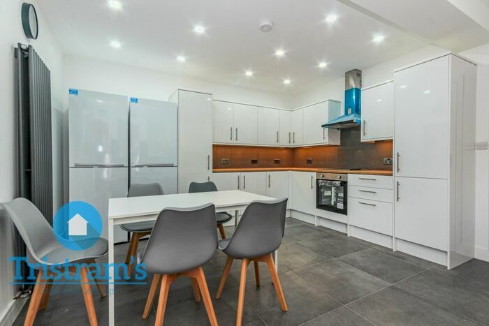 5 Bedroom Semi-Detached House To Rent In Warwick Avenue, Beeston, Nottingham, NG9