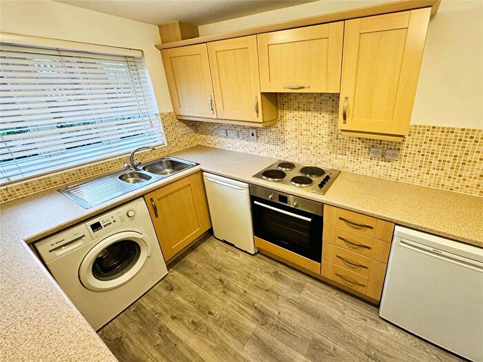 2 Bedroom Flat To Rent In Brattice Drive, Pendlebury, Swinton, Manchester, M27