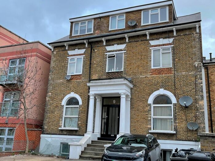 2 Bedroom Flat To Rent In Campbell Road, West Croydon, CR0