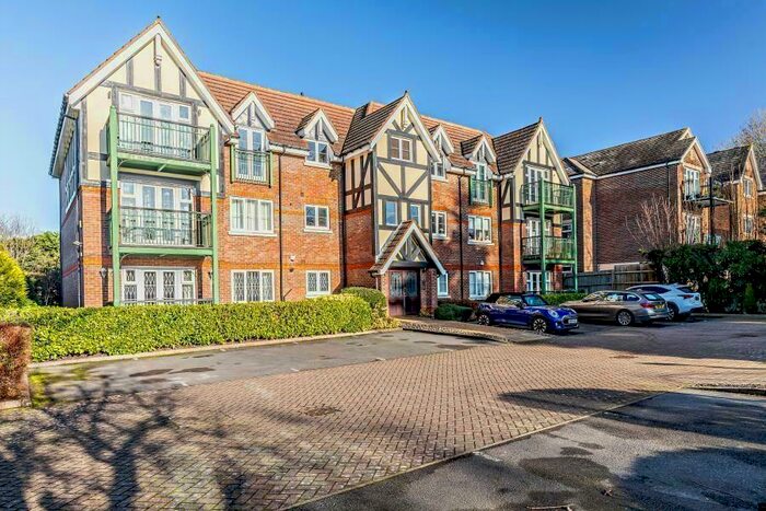 3 Bedroom Apartment To Rent In Maplewood Court, Eastbury Avenue, Northwood, HA6