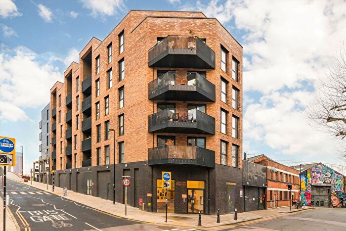 3 Bedroom Flat For Sale In Roach Road, Hackney Wick, E3