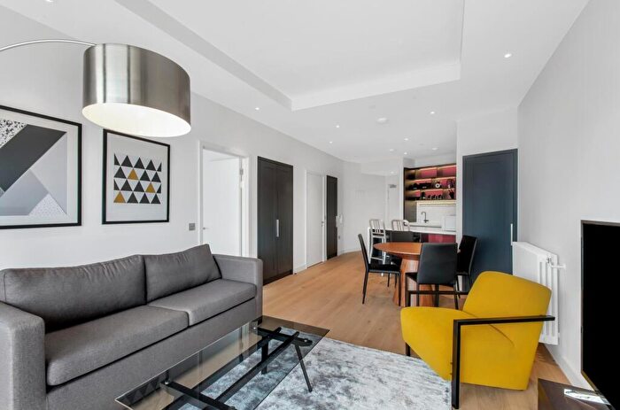 1 Bedroom Apartment For Sale In Grantham House, Botanic Square, London City Island, E14