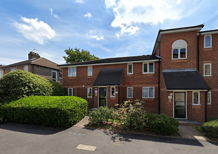 1 Bedroom Flat To Rent In Long Drive, Greenford, UB6