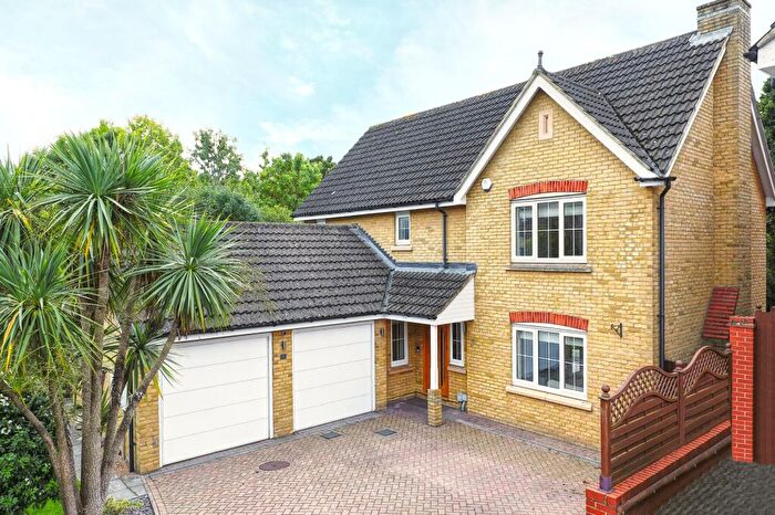 4 Bedroom Detached House For Sale In Ferney Road, Cheshunt, EN7