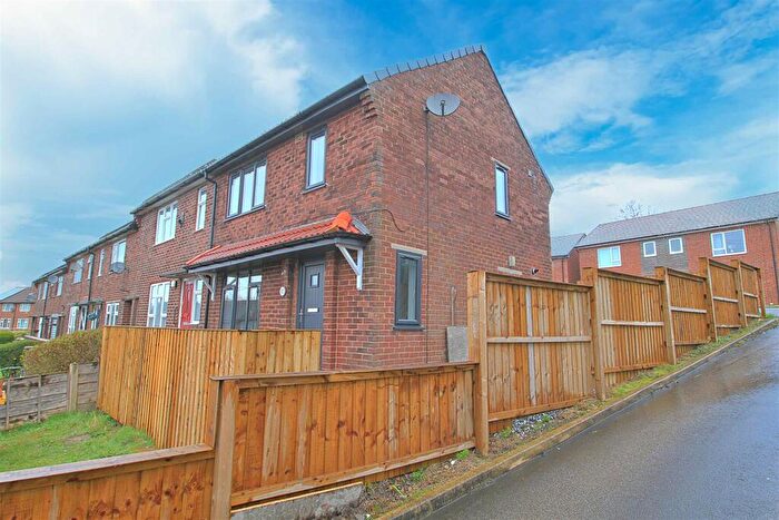 3 Bedroom End Of Terrace House For Sale In Hazelhurst Road, Ashton-Under-Lyne, OL6