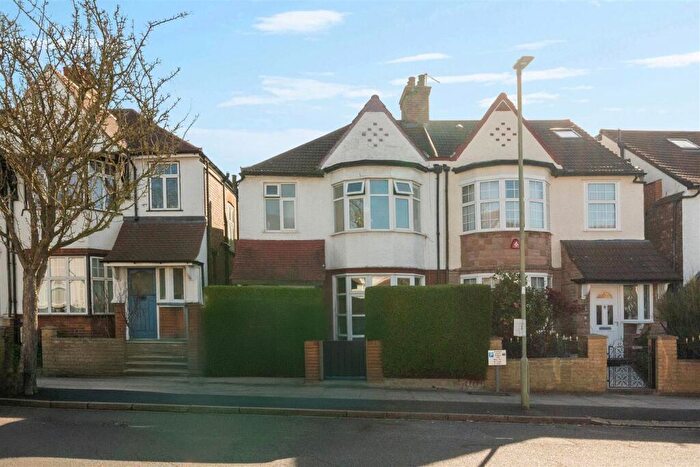 3 Bedroom Semi-Detached House To Rent In Leeside Crescent, Temple Fortune, NW11
