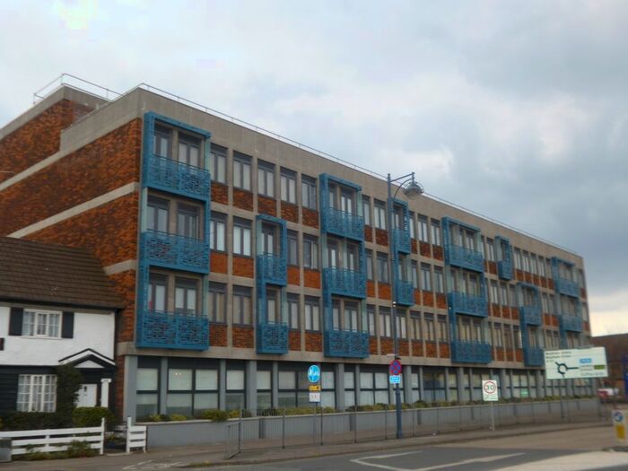 1 Bedroom Flat To Rent In Burlington House Swanfield Road, Waltham Cross, EN8