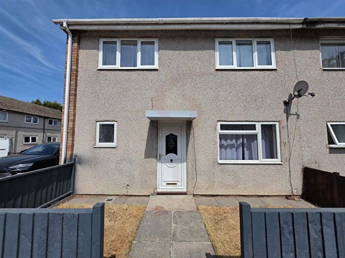 3 Bedroom End Terrace House To Rent In Rowanberry Avenue, Braunstone Frith, Leicester, LE3