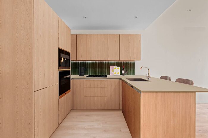 1 Bedroom Flat To Rent In Biscuit Walk, London, SE16