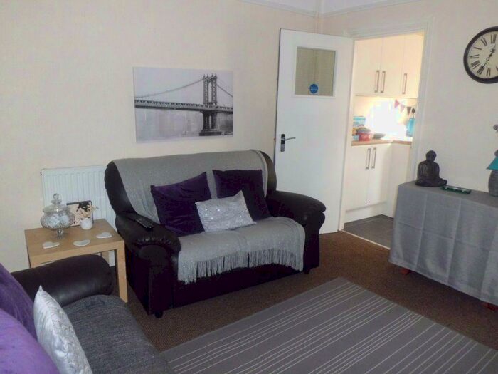 3 Bedroom House To Rent In Rookery Road, B29