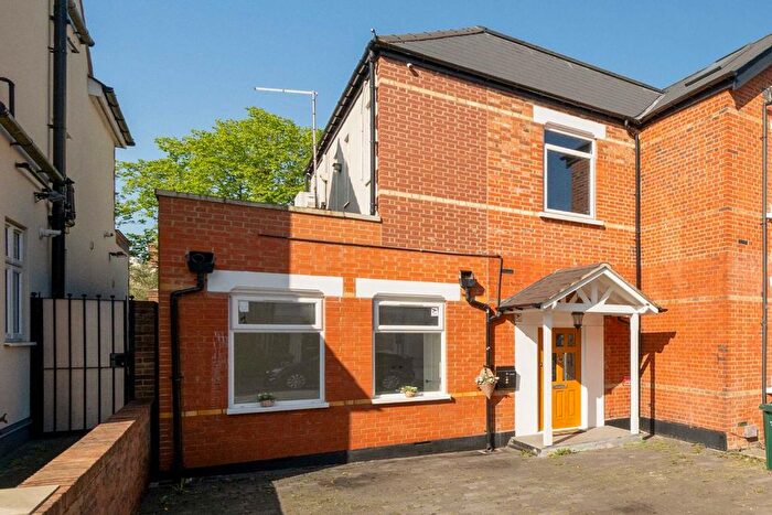 2 Bedroom Flat For Sale In Bellevue Road, Finchley, N11