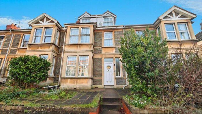 6 Bedroom House For Sale In Thingwall Park, Fishponds, Bristol, BS16