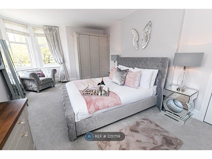 2 Bedroom Flat To Rent In Approach Road, Poole, BH14