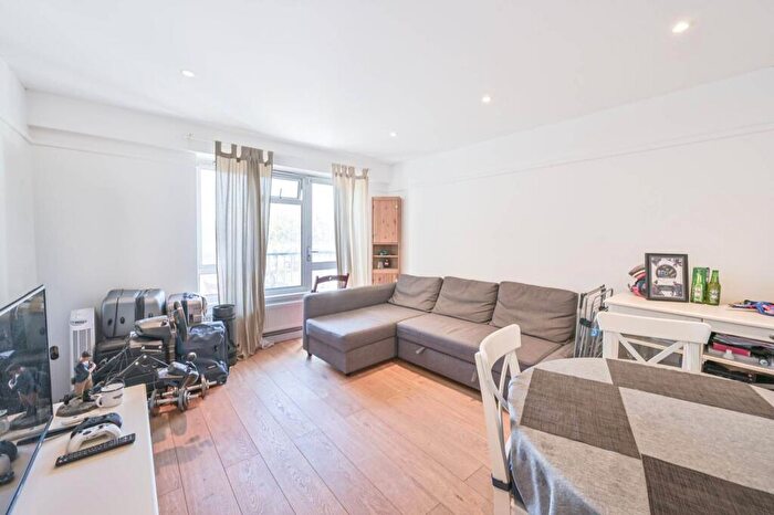 3 Bedroom Flat To Rent In Harben Road, Swiss Cottage, London, NW6