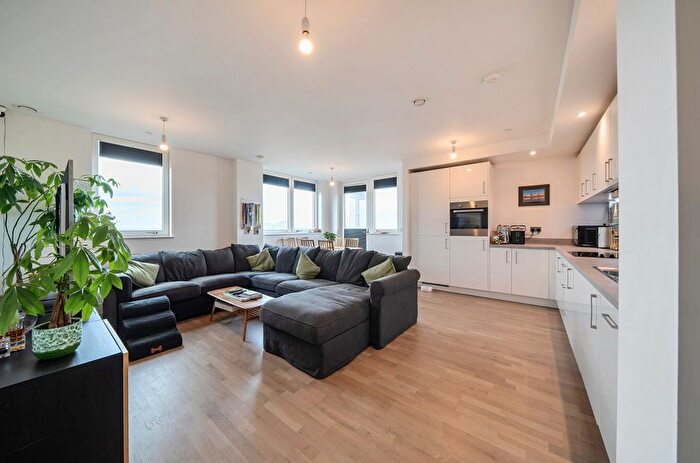 3 Bedroom Flat For Sale In Doniford House, Healum Avenue, Southall, UB2