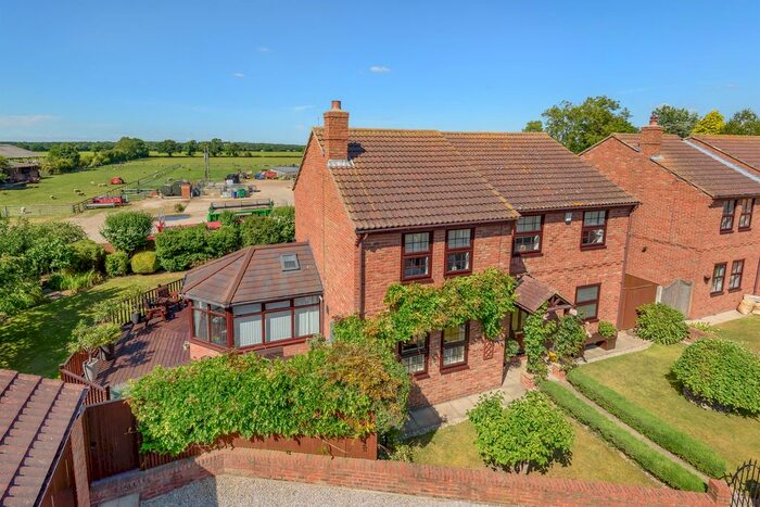 4 Bedroom Detached House For Sale In Cornfield House, Princess Drive, West Haddlesey, Selby, YO8