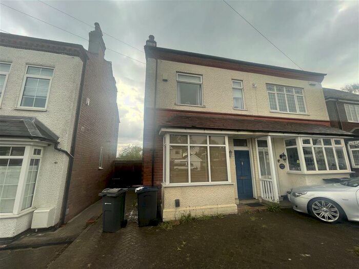 3 Bedroom House To Rent In Jockey Road, Sutton Coldfield, B73