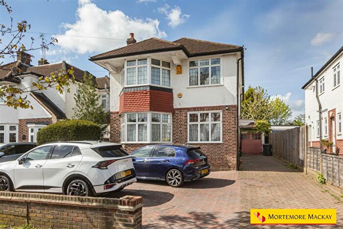 4 Bedroom Detached House For Sale In Vera Avenue, London, N21