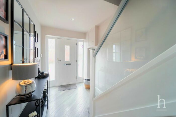 5 Bedroom Link Detached House For Sale In Vyner Croft, Prenton, CH43