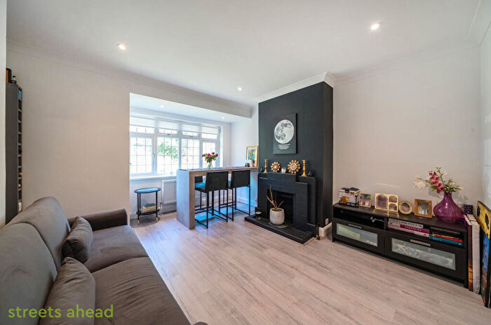 2 Bedroom Apartment To Rent In Montpelier Road, Purley, CR8