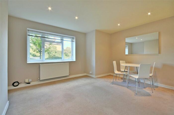 2 Bedroom Flat To Rent In Vines Avenue, Finchley Central, N3