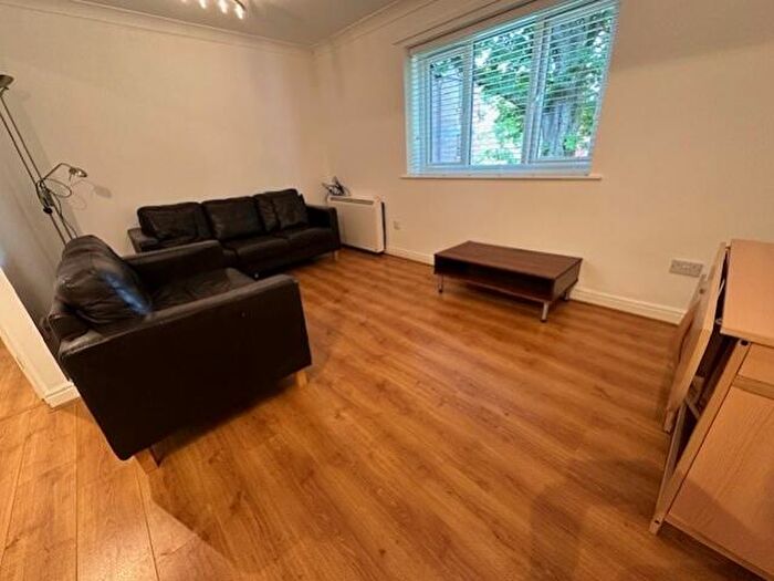 2 Bedroom Flat To Rent In Beaufort Place, Evans Close, Didsbury, M20