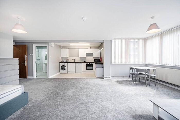 Studio To Rent In Whitechapel Road, Whitechapel, London, E1