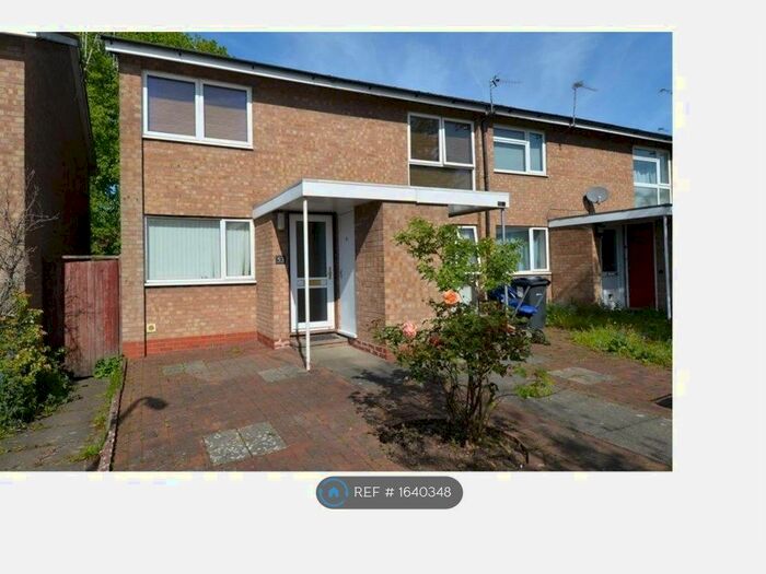 2 Bedroom Maisonette To Rent In Redwood Croft, Birmingham, B14