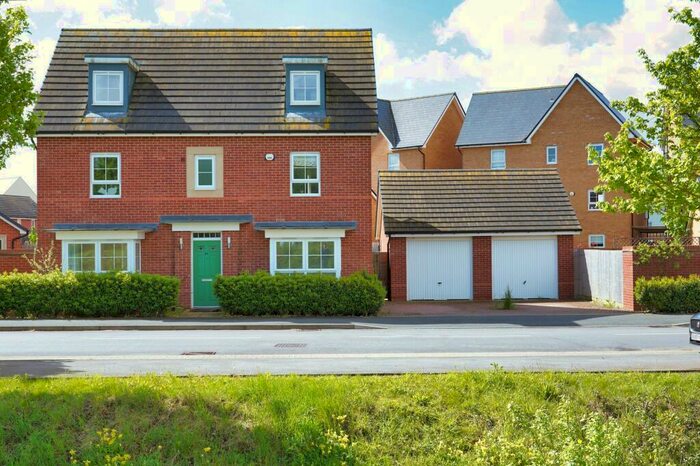 5 Bedroom Detached House For Sale In Broughton Grounds Lane, Brooklands, MK10