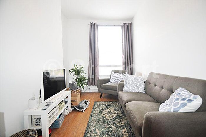 2 Bedroom Flat To Rent In Junction Road, London, N19