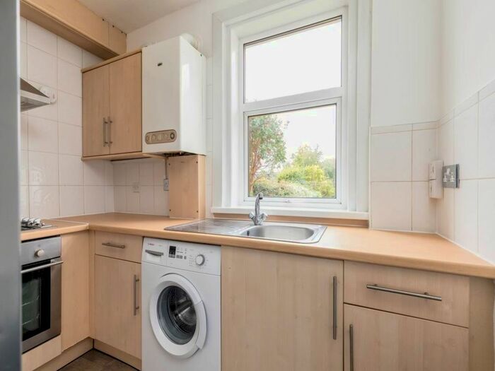 2 Bedroom Flat To Rent In Feenan Highway, Tilbury, RM18