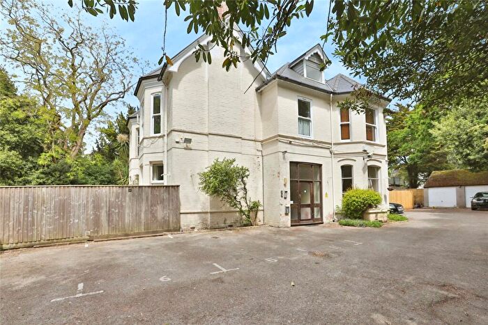 1 Bedroom Flat For Sale In Dean Park Road, Bournemouth, Dorset, BH1