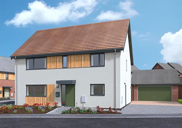 4 Bedroom Detached House For Sale In Woodpecker Way, Swaffham, PE37