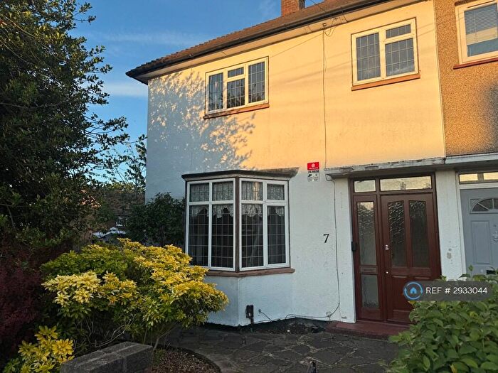 3 Bedroom Terraced House To Rent In Petersham Gardens, Orpington, BR5