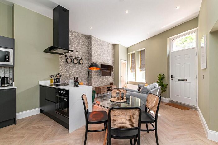 2 Bedroom Apartment To Rent In Chelmsford Grove, Sandyford, Newcastle Upon Tyne, NE2