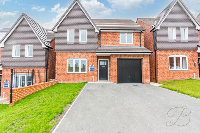 3 Bedroom Detached House For Sale In High Oakham Hill, Mansfield, NG18