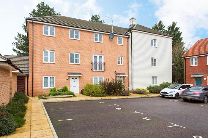 2 Bedroom Flat To Rent In Realmwood Close, Canterbury, Kent, CT1
