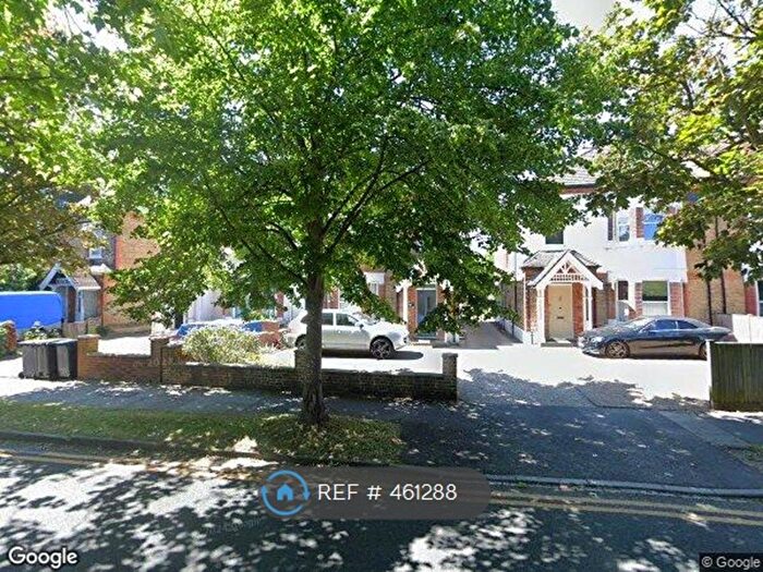 2 Bedroom Flat To Rent In Copers Cope Road, Beckenham, BR3