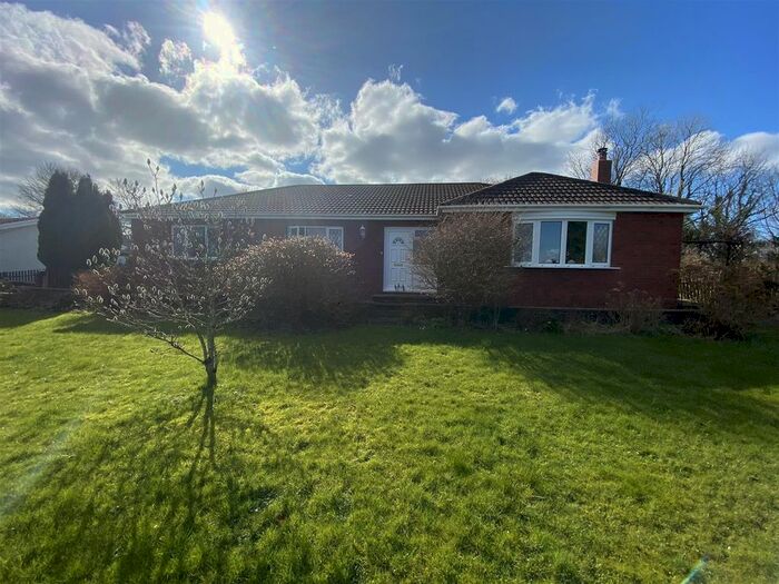 4 Bedroom Detached Bungalow For Sale In Llannon Road, Pontyberem