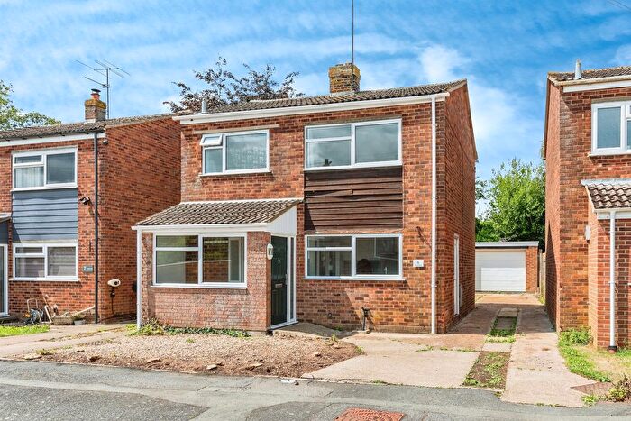 3 Bedroom Detached House For Sale In Berry Close, Rothersthorpe, Northampton, NN7