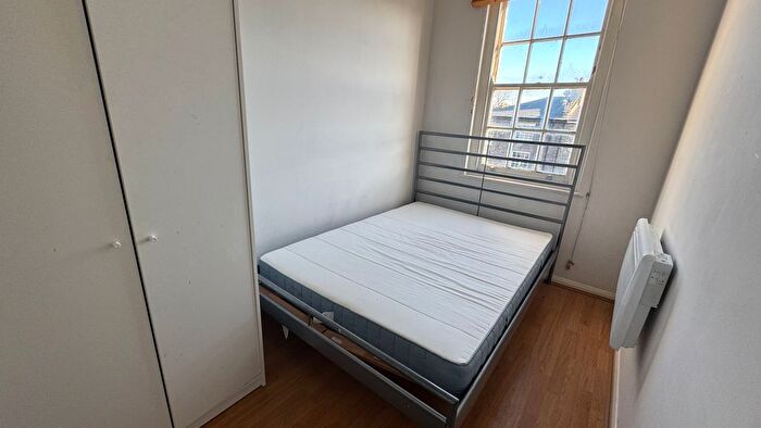 1 Bedroom Flat To Rent In Offord Road, London, N1
