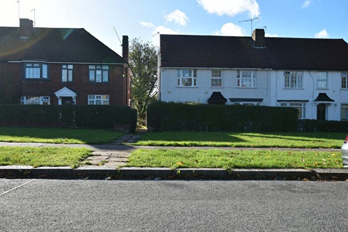 2 Bedroom Flat For Sale In London, NW7