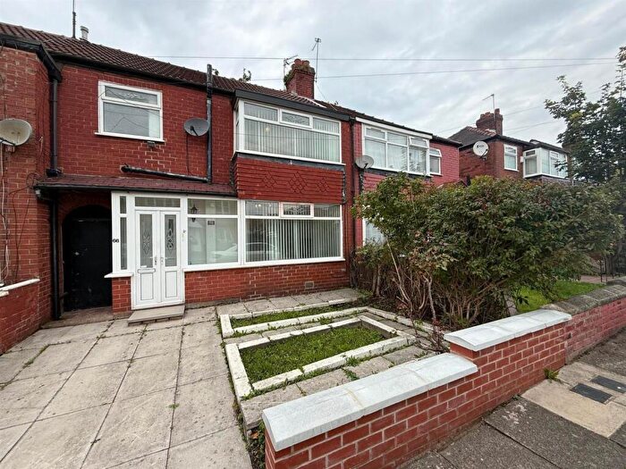 3 Bedroom Semi-Detached House For Sale In Hacking Street, Salford, M7