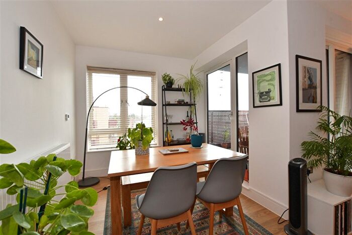 1 Bedroom Flat For Sale In Tallack Road, Leyton, E10