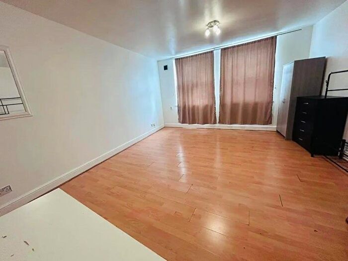 Studio To Rent In New Cross Road, London, SE14