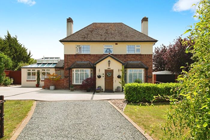 4 Bedroom Detached House For Sale In Bretforton Road, Badsey, Evesham, Worcestershire, WR11