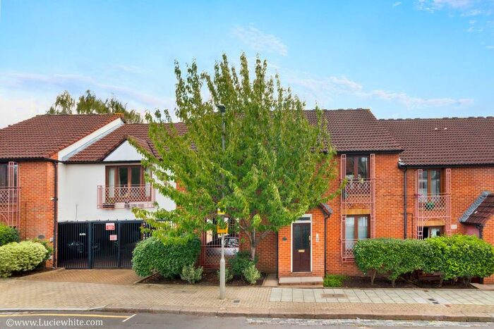 1 Bedroom Flat To Rent In Aslett Street, London, SW18